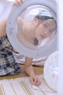 女士使用伸缩棒视频